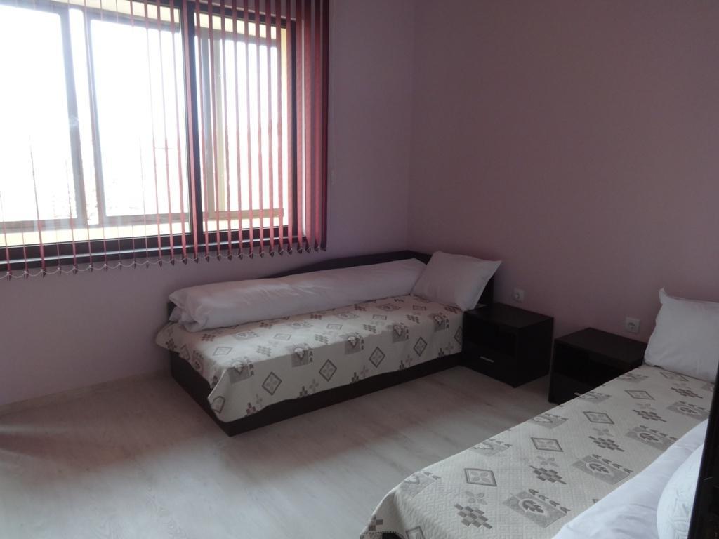 Guest House Karaulanov Elhovo  Zewnętrze zdjęcie