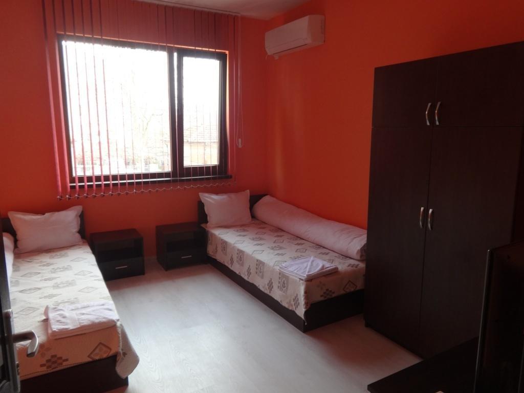 Guest House Karaulanov Elhovo  Zewnętrze zdjęcie