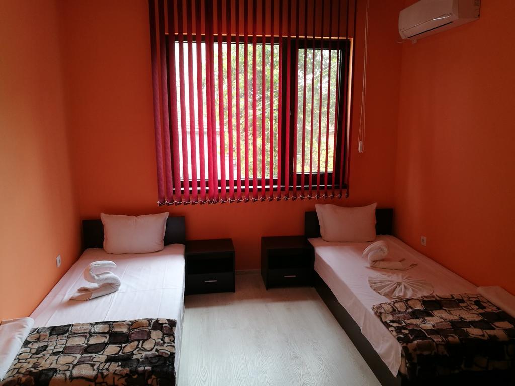 Guest House Karaulanov Elhovo  Zewnętrze zdjęcie