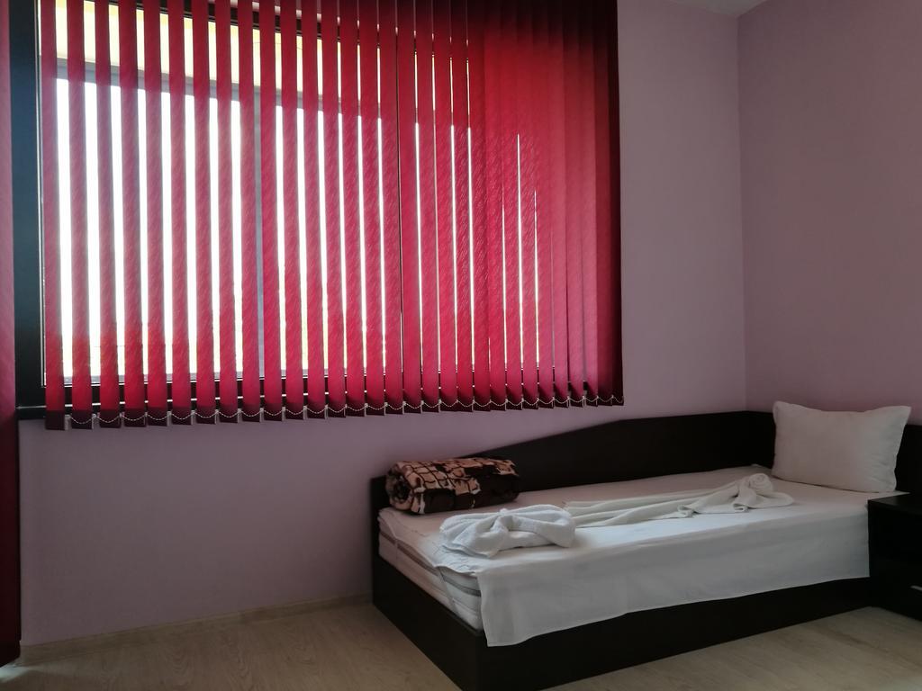 Guest House Karaulanov Elhovo  Zewnętrze zdjęcie